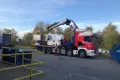 Media Name: borche_320t_being_unloaded.jpg