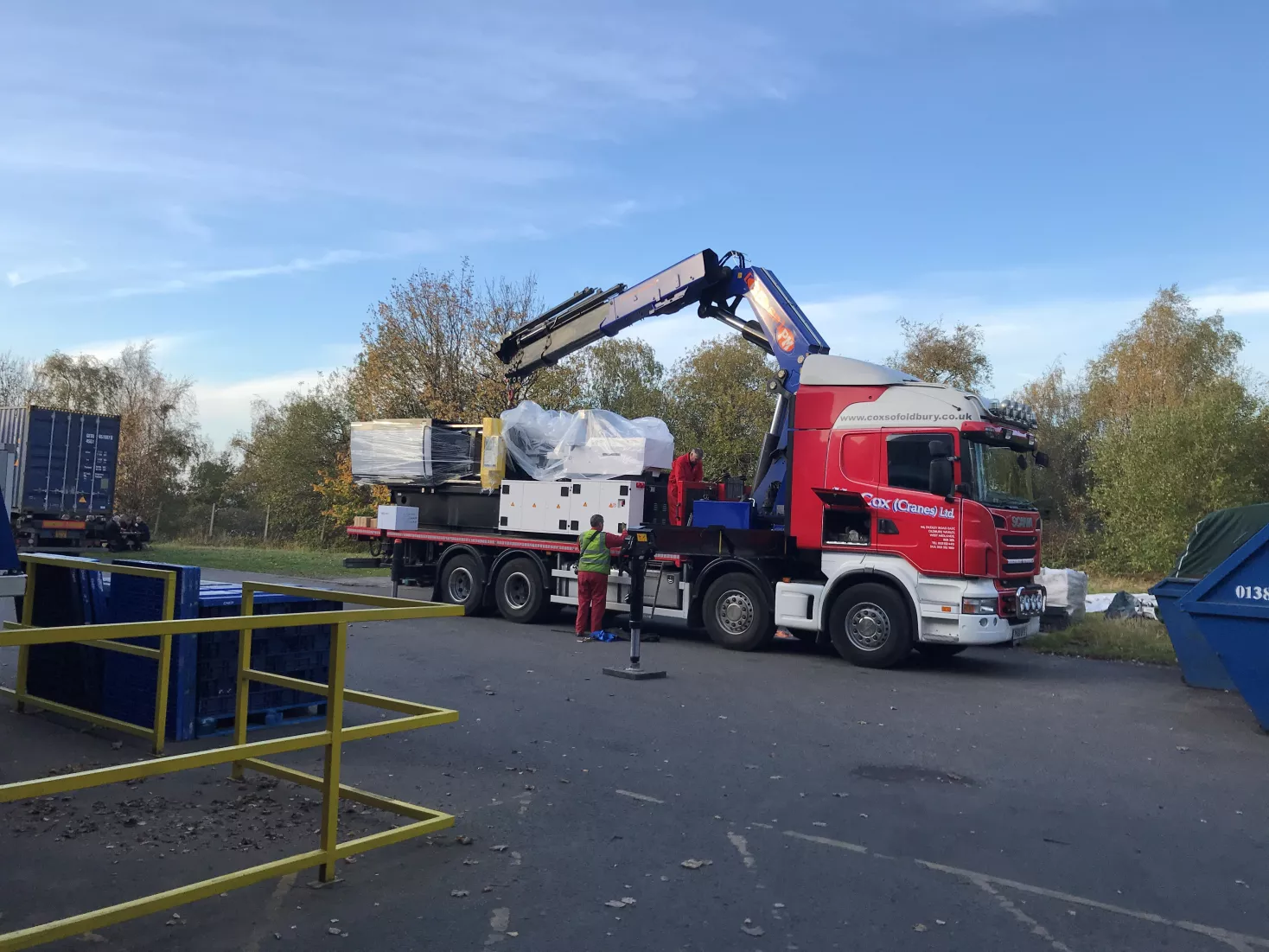 Media Name: borche_320t_being_unloaded.jpg