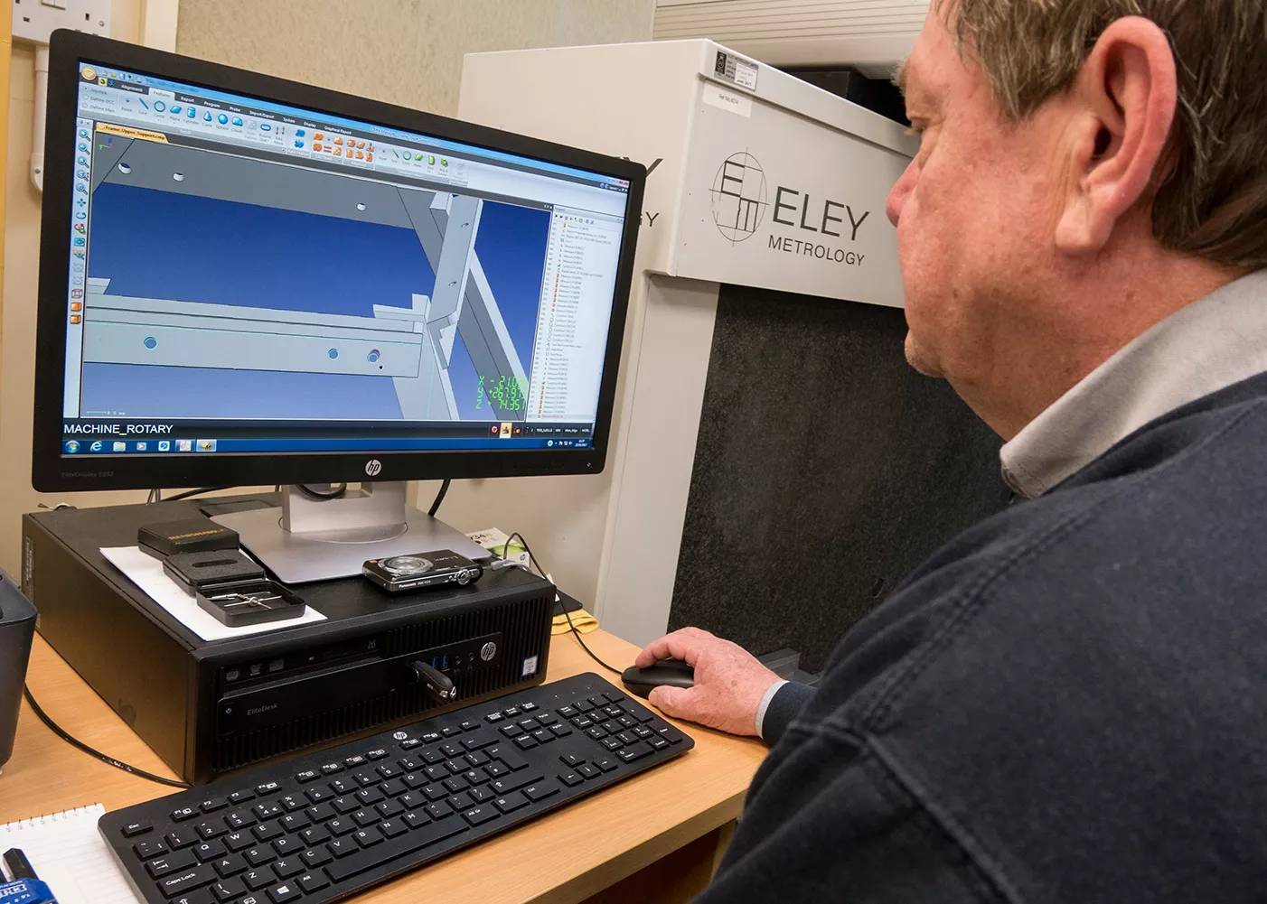 Media Name: cmm-measurement-machine.jpg