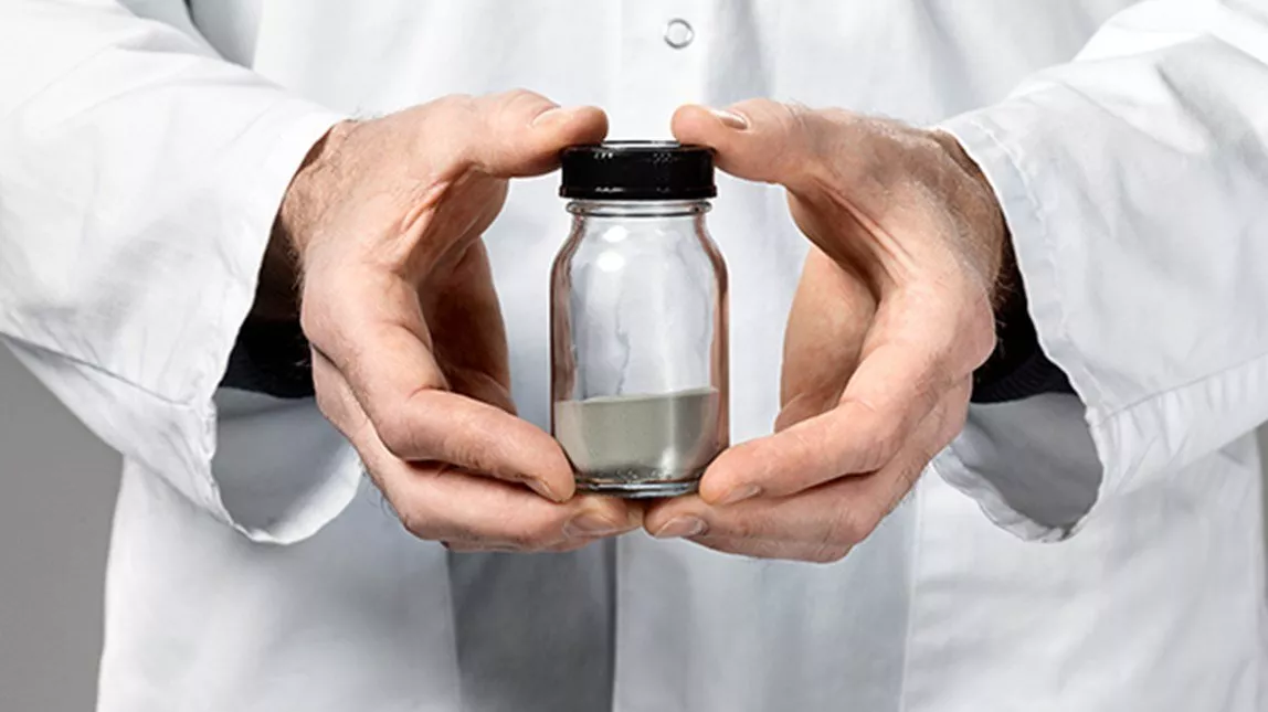 Media Name: powder-jar-teaser-1192268398-rszww1148h645-90.jpg