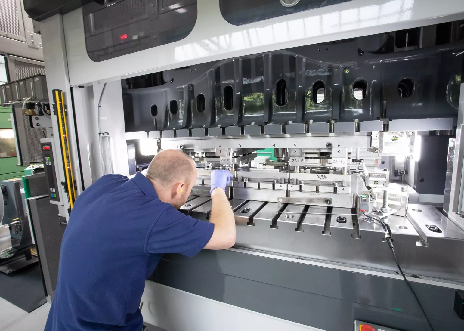 Media Name: yamada_action_3_0.jpg