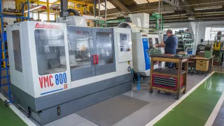 Media Name: cnc_milling_machine.jpg