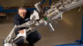 Media Name: landing_gear_re_assembly_dublin_aerospace.jpg