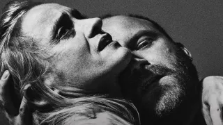 Media Name: macbeth_played_by_rory_kinnear_and_lady_macbeth_played_by_anne-marie_duff._photograph_by_jack_davison.jpg