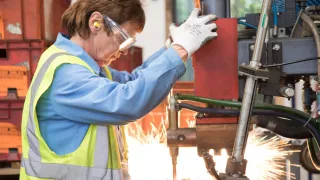 Media Name: pressmark_action_l.jpg