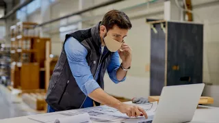 manufacturer using email marketing
